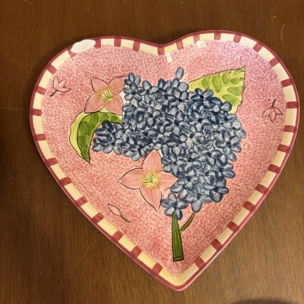 4 Laurie Gates Heart Floral Salad Luncheon Plates Pink, Green, Purple, Blue